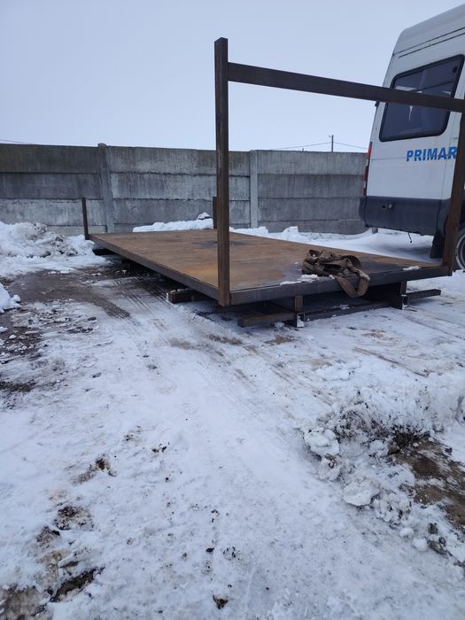 Vând benă 4,20m,2,10 nouă