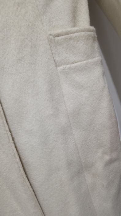 Дамско палто VERSACE - цвят крем