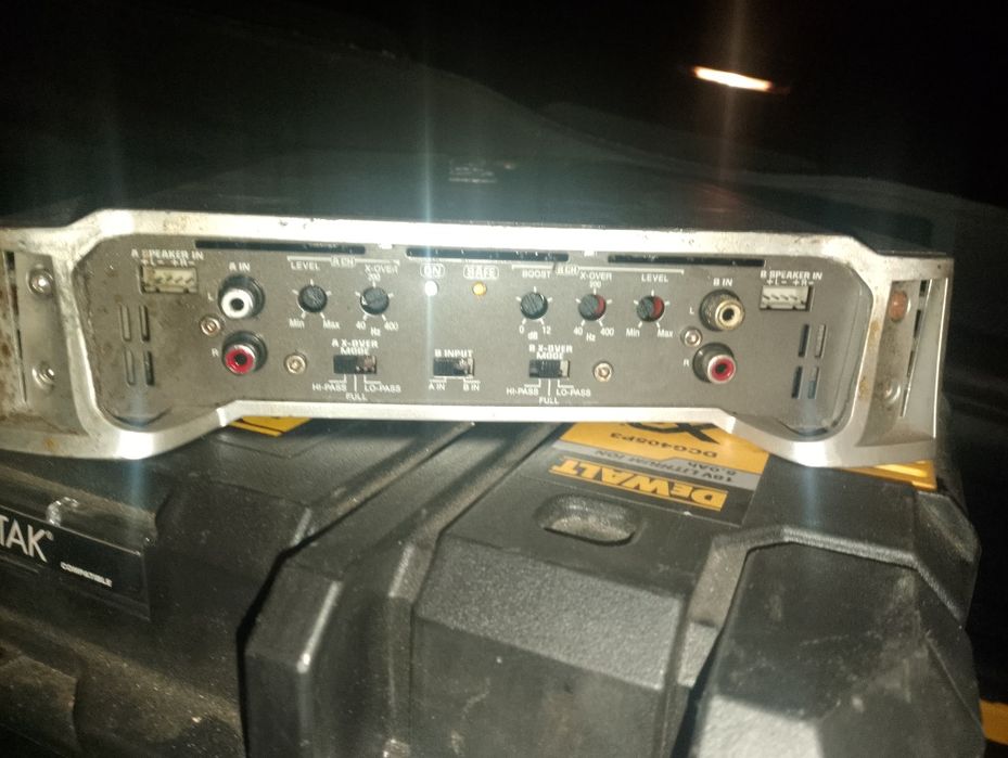 Продавам усилвател Hertz в перфектно състояние