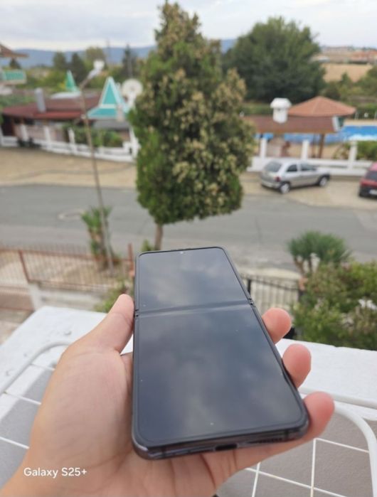 Samsung flip 4  256 GB