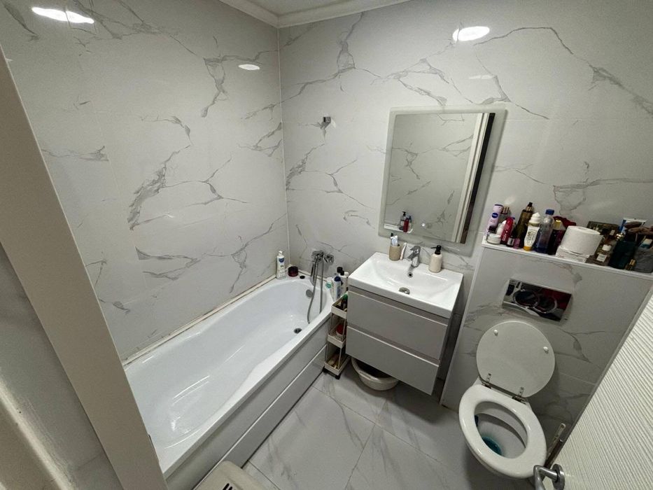 WC suspendat complet
