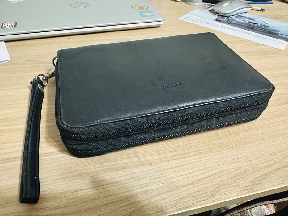 Продам барсетку Picard