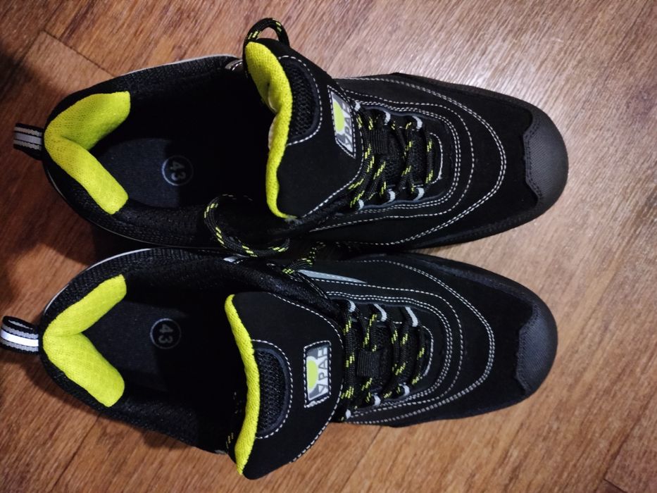 Продам рабочие ботинки 43 р