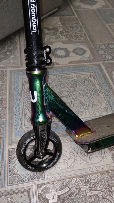 Трюковой самокат Metro.