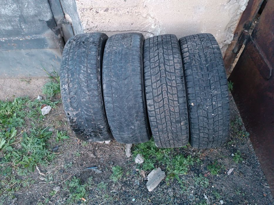 Продам резины только комплект