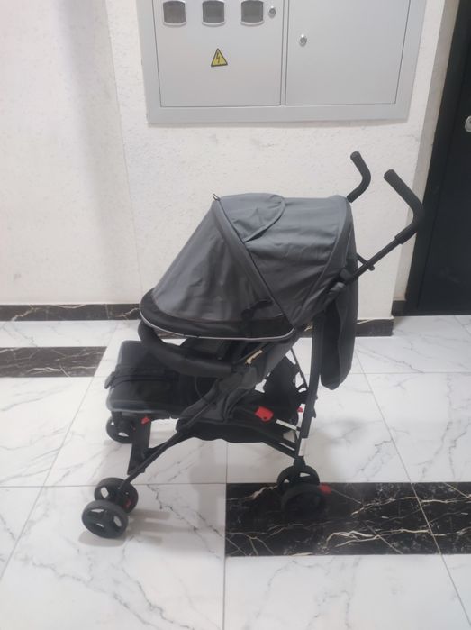 Детска прогулочная коляска