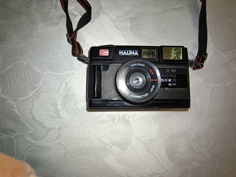 фотоапарати   CANON Power Shot SX420 IS   и  HALINA  MW 35 G