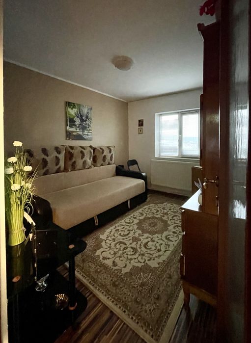 Vand/ Schimb Apartament 3 camere cu 2 camere Barlad