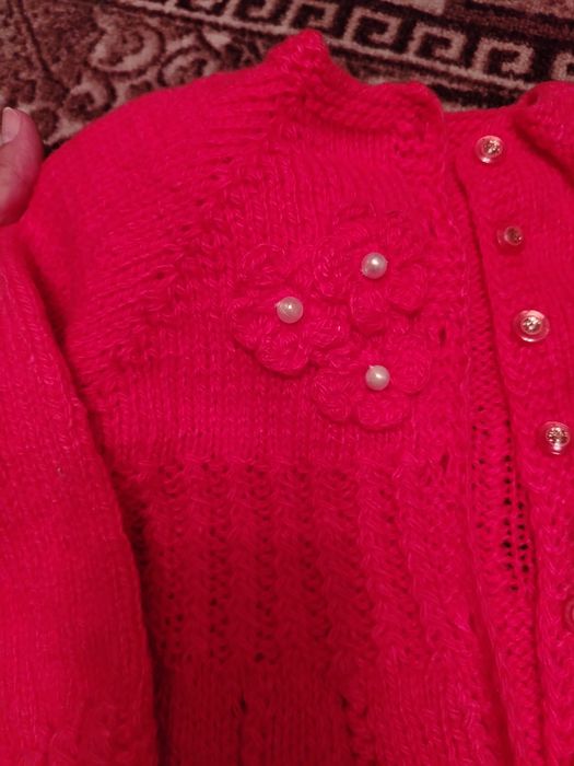 Продам детскую кофточку