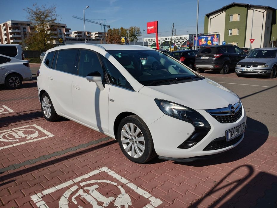 Vând auto Opel Zafira
