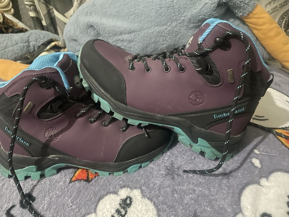 Продам зимние кроссвки.