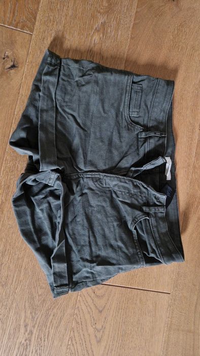 Vand pantaloni scurti HM kaki