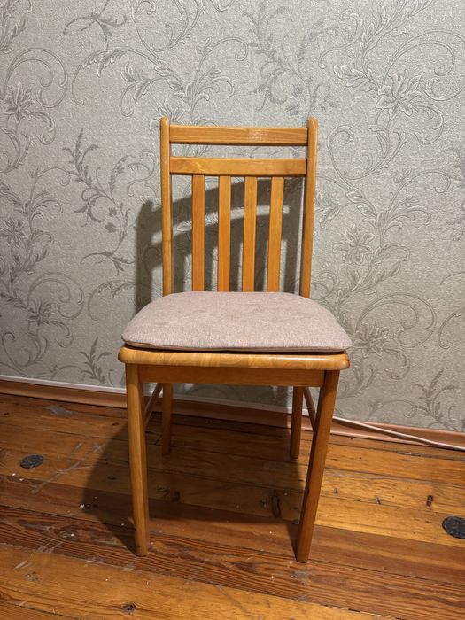 Стулья кухонные 4 шт.