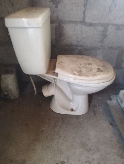 Срочно продам унитаз.