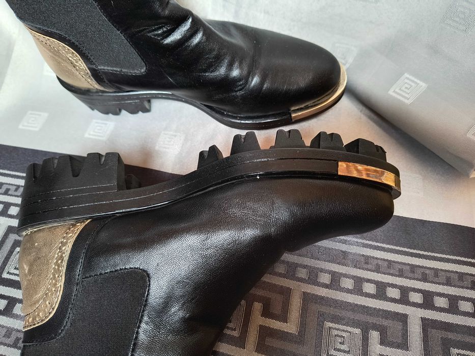 Дамски кожени боти