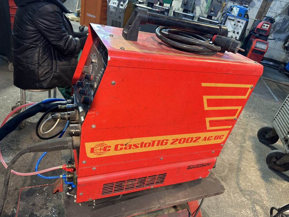 Aparat de sudura AC/DC  Castolin produs de Fronius