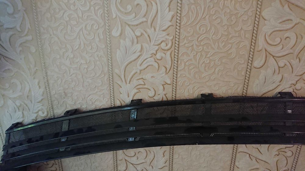 Продам решотку накладку на мерседес