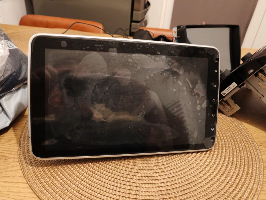 Navigație 10,1" ecran rotativ