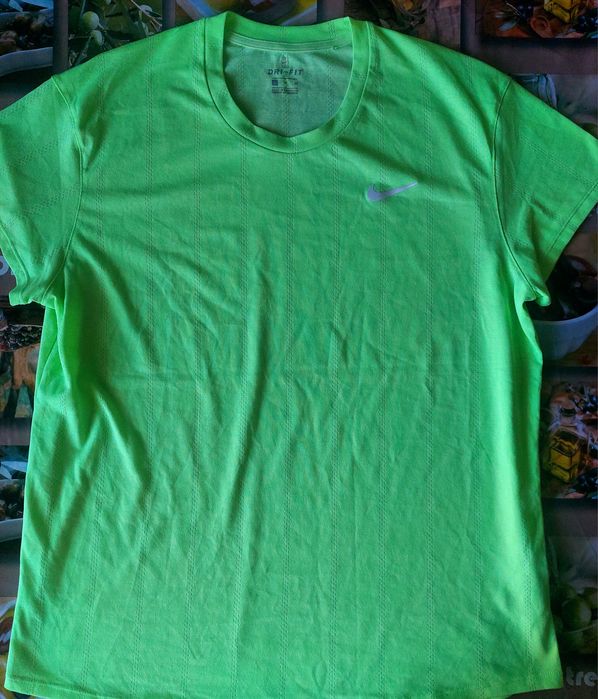 Тениска и шапка на Nike оригинал!