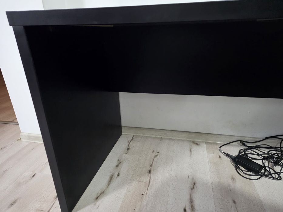 Birou negru – blat gros 4 cm, înălțime 75 cm