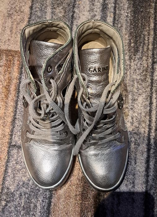 Ghete marca  piele Carinii