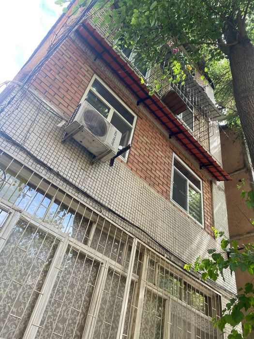 Установка  козырьков и бельевые.ролики .