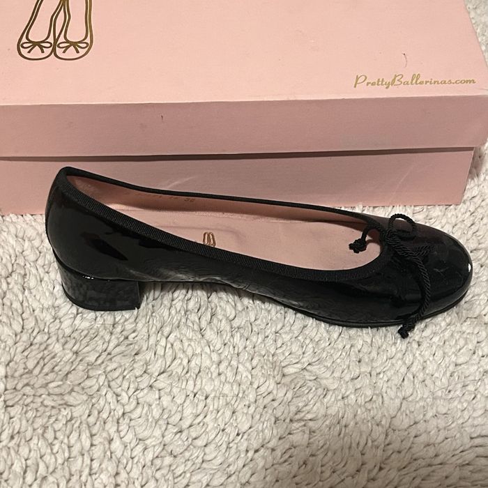 Balerini Pretty Ballerinas- piele lacuita neagra (noi, in cutie)