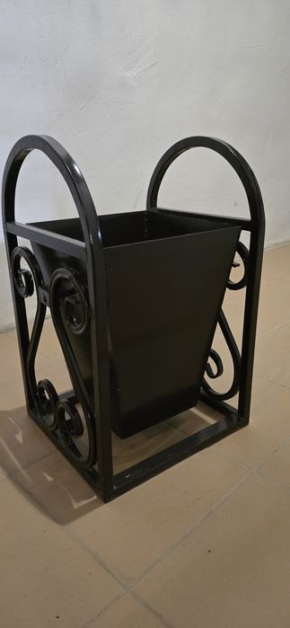 Урны для мусора .