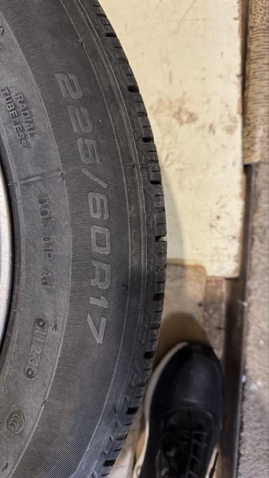 Продам комплект летних шин