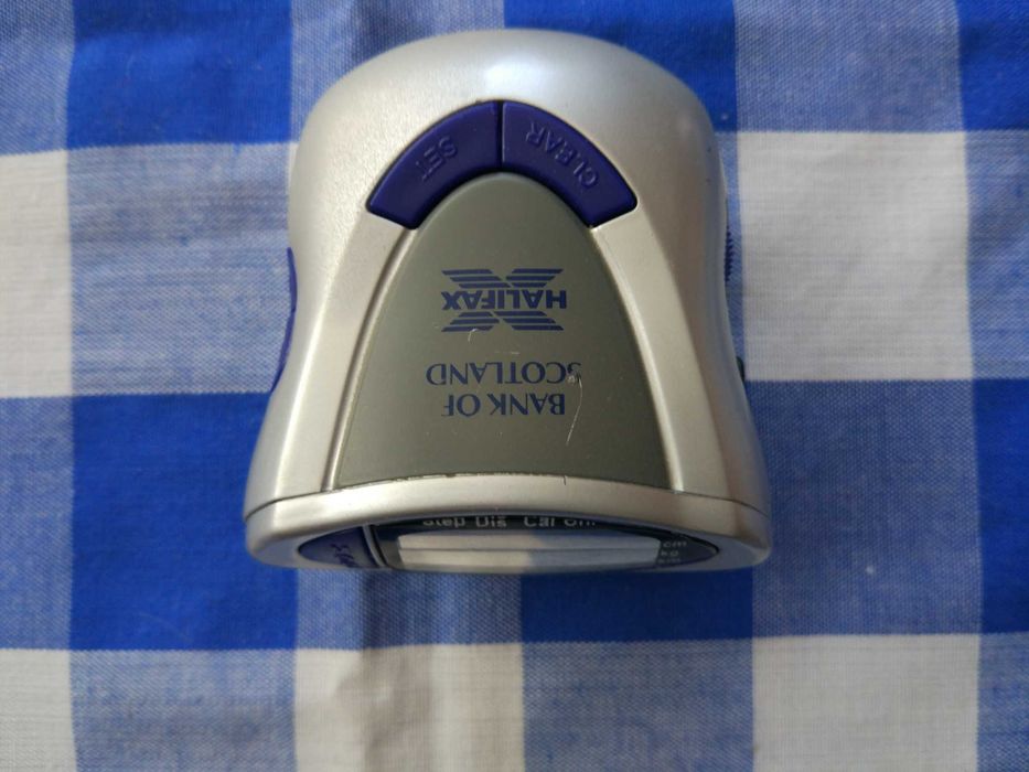 Крачкомер, дистанция, калории, хронометър