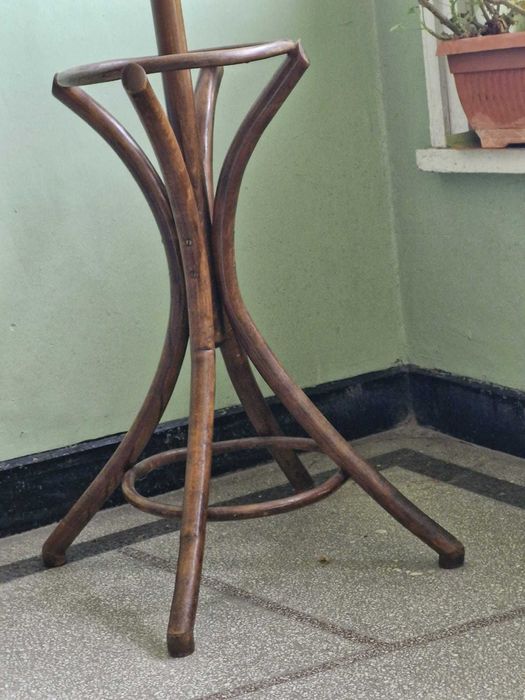 Стара виенска закачалка в перфектно състояние