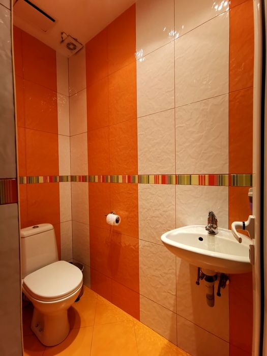 Етаж от къща , с двор и гараж в село Първомайци