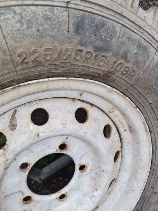 Продам колесо с диском, R16. На УАЗ