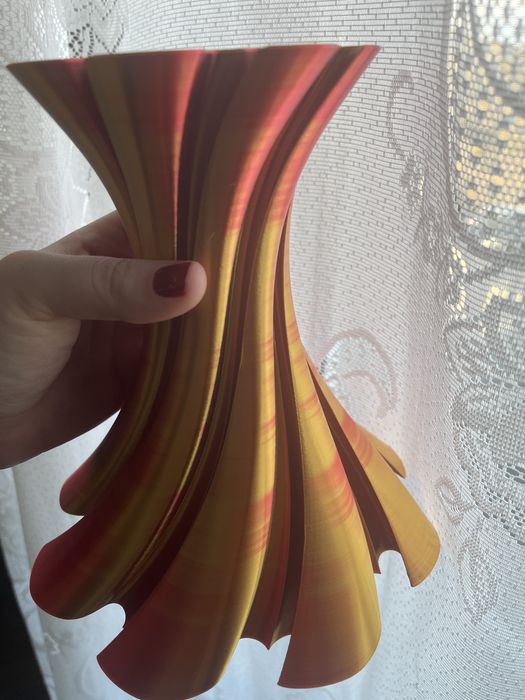 Vaza decorativa cu inimioare tip trofeu ,decor si flori artifici