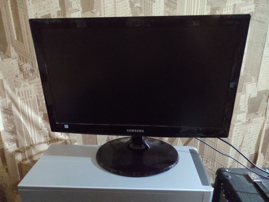 Монитор Samsung 20 дюймов