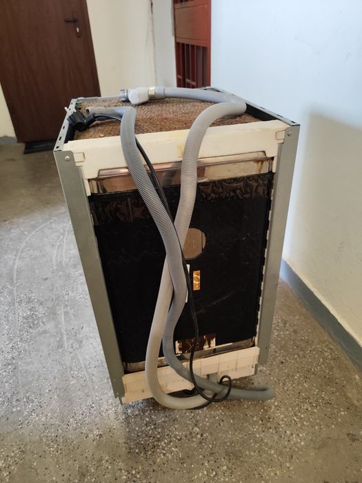 Миялна за вграждане 45 см WHIRLPOOL