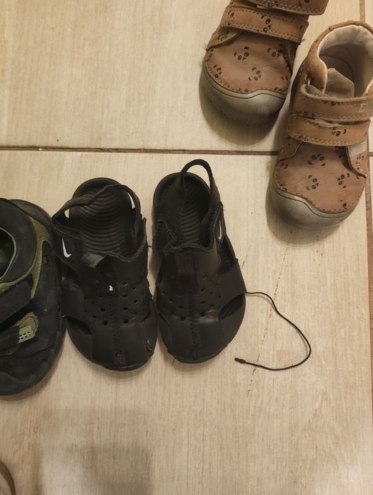 Подарявам НОСЕНИ обувки