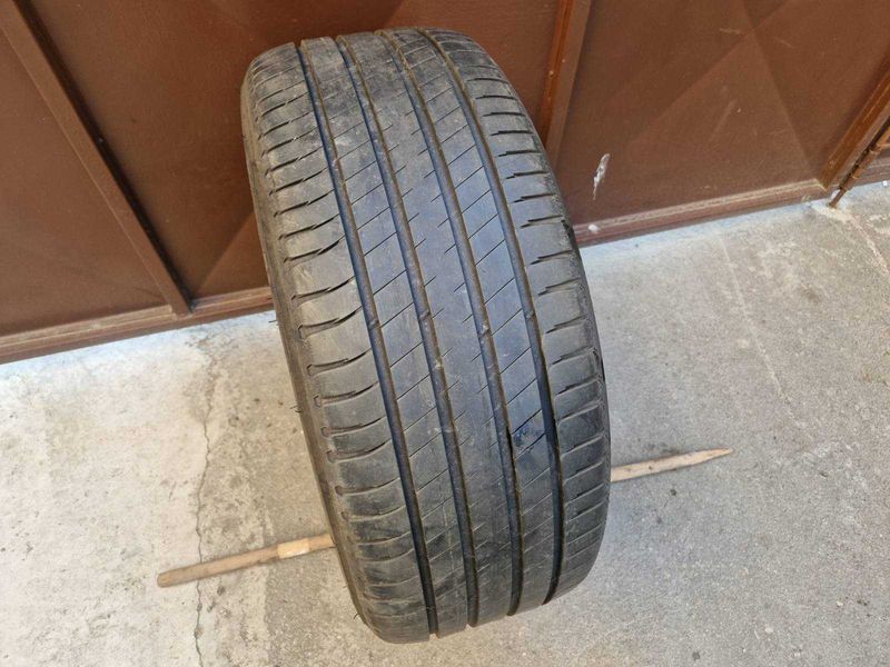 1 Michelin R20 255/45
лятна гума 
DOT0220