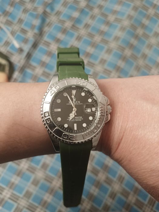 Продается мужские часы