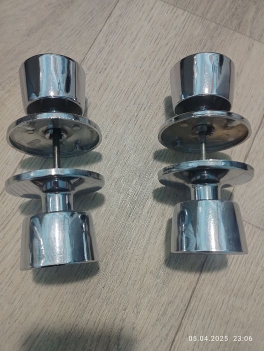 Ручки для дверей и шкафов