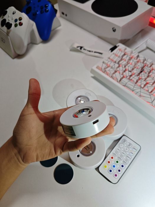 Комплект 4бр. LED RGB лампи с дистанционно – USB зареждане, Магнитни