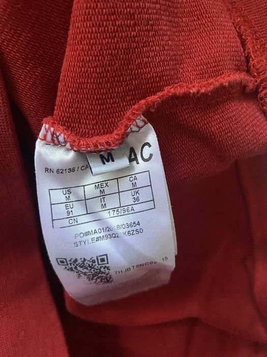 Оригинална Мъжка блуза Guess размер М без следи от носене