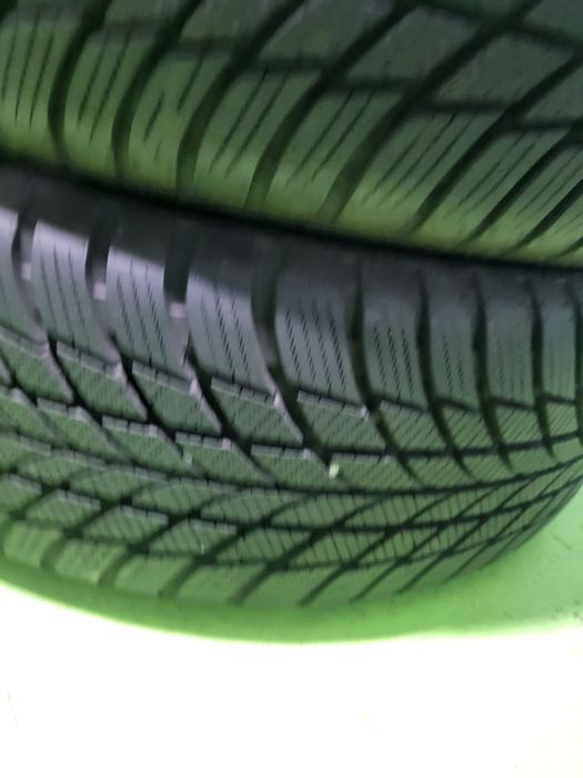 2 бр зимни 205/60/17 Bridgestone дот 2024г