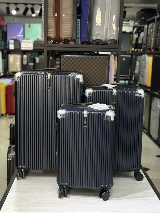 Качетвенный Чемодан большой из поликарбоната