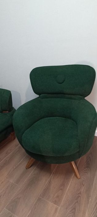 Продается диван и 2 кресла в отличном состоянии