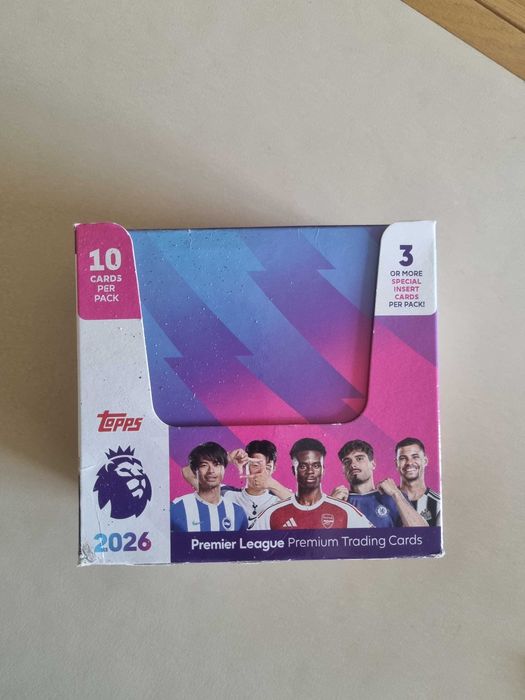 Topps Premier League 2026 - Пълна кутия 28 пакета - фабрично запечатана