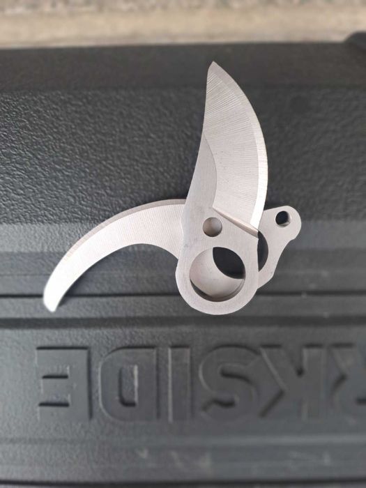 Акумулаторна градинска ножица за клони Parkside