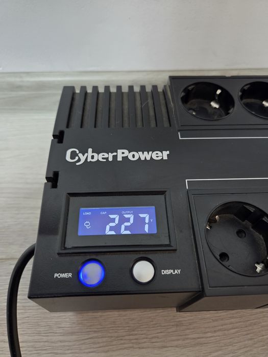 UPS CyberPower BR700ELCD, 700VA/ 420W, 8 prize Schuko, USB-A, AVR, LCD