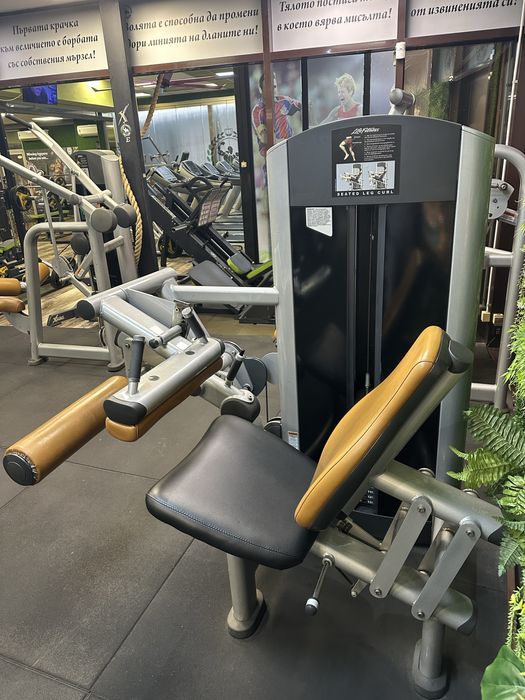 Предно и задно бедро Life Fitness