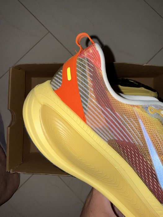 Маратонки Nike Vomero 18 “International Running Pack” - размер 48.5